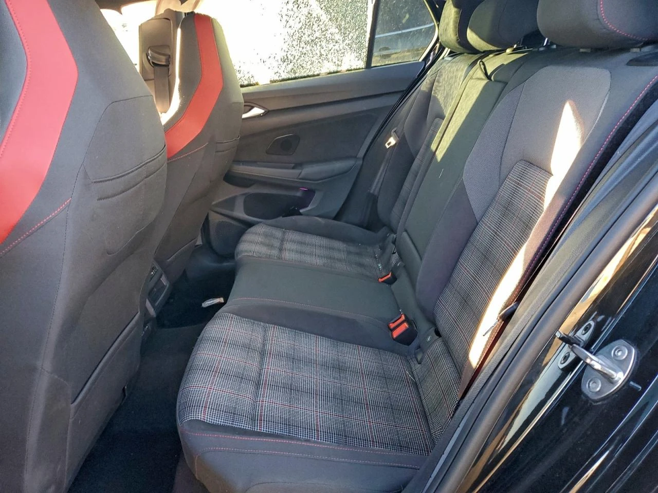 VW Golf GTI 2.0T 380 SE Manual - изображение 10