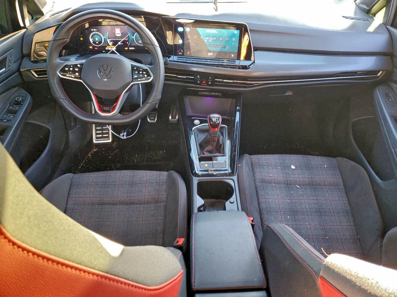 VW Golf GTI 2.0T 380 SE Manual - изображение 8