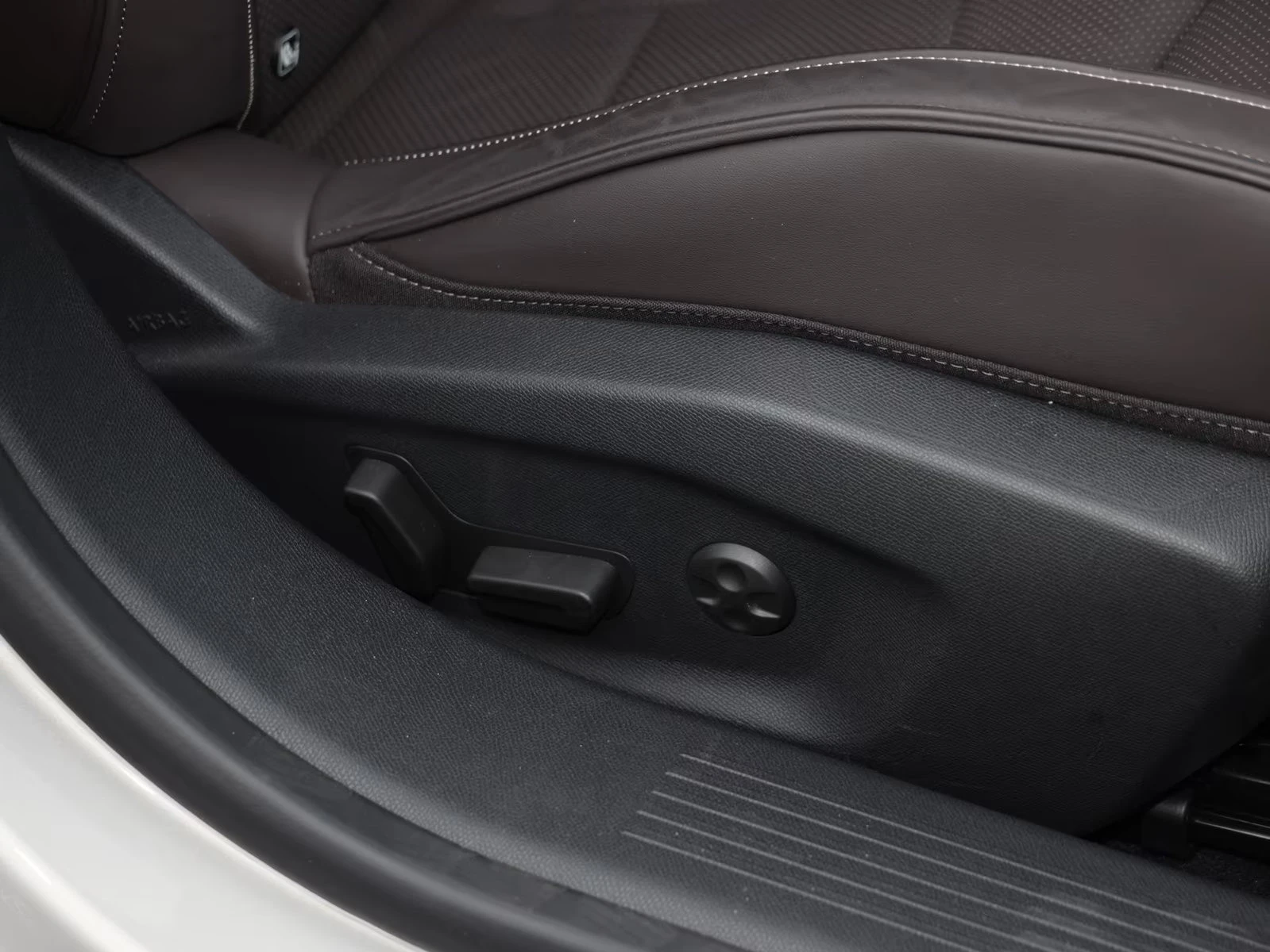 DS DS 4 1.6PHEV/224HP/RIVOLI/FOCAL/MEMO/CAM/HUD/812g | Mobile.bg � ����������� 13