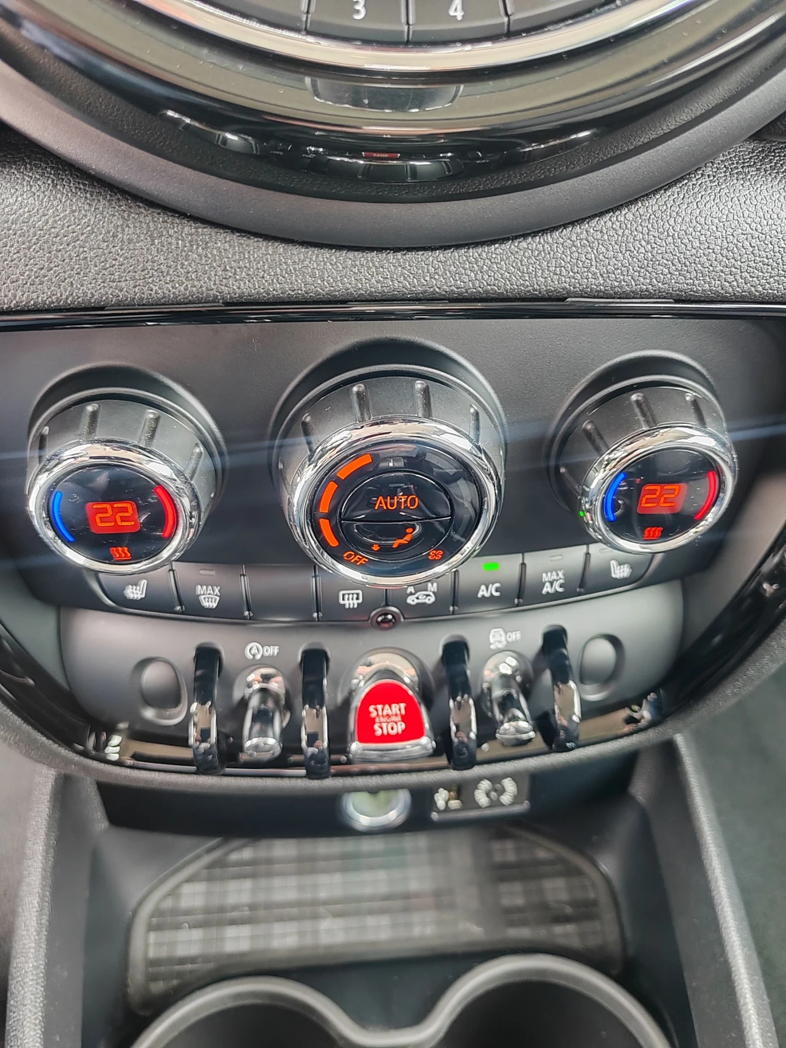 Mini Clubman 2.0, 150к.с., снимка 13 - Автомобили и джипове - 54604375