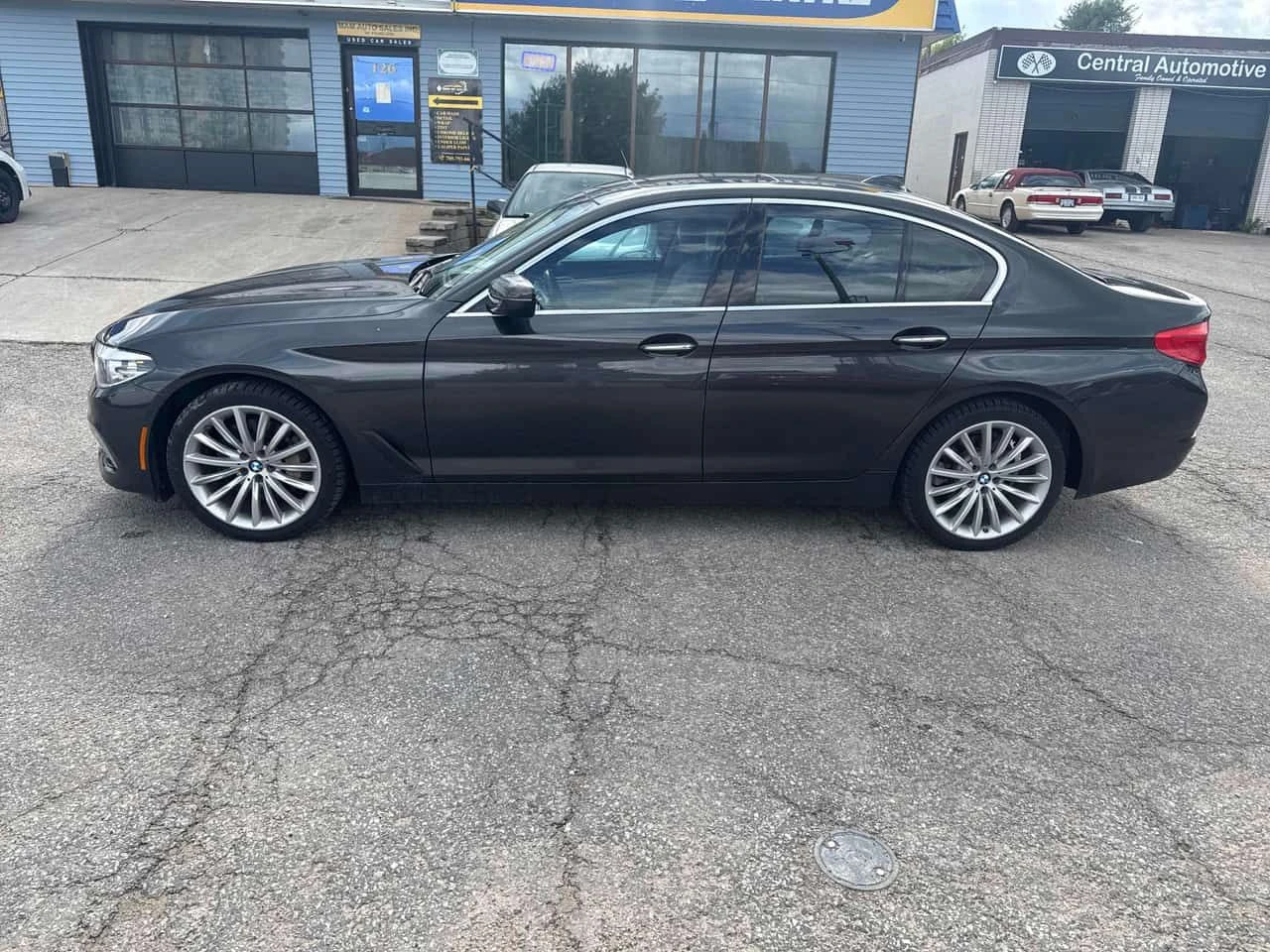 BMW 530 * 530i xDrive * CARFAX * ЦЕНА ДО БГ, снимка 3 - Автомобили и джипове - 55071632