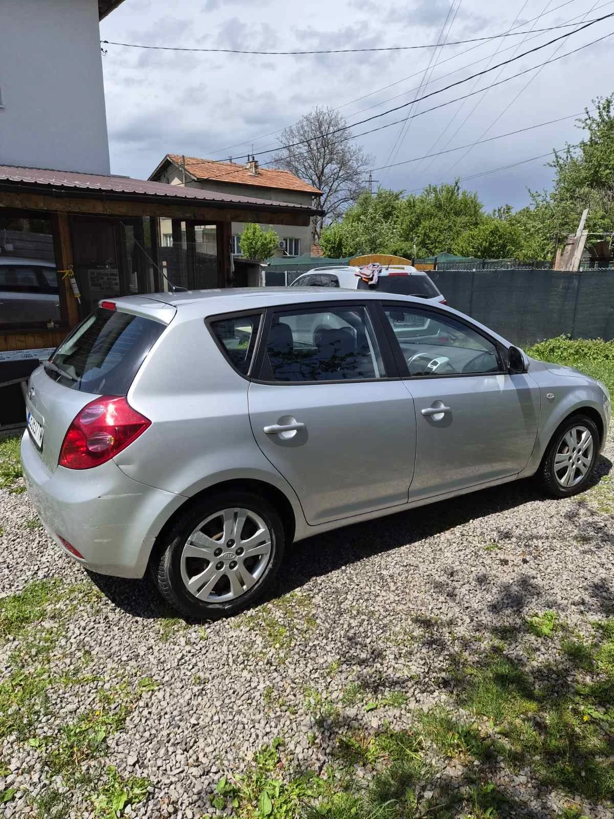 Kia Ceed 1.6 CRDI, 116 коня, снимка 4 - Автомобили и джипове - 55396389