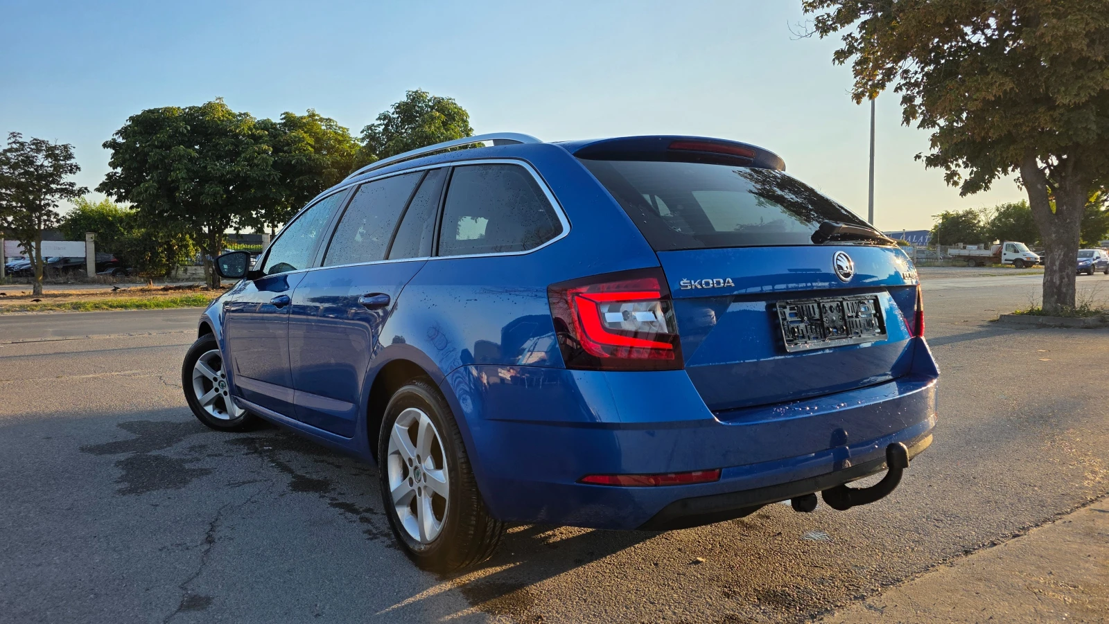 Skoda Octavia DISTRONIC/NAVI/FUL-FUL, снимка 2 - Автомобили и джипове - 55828430