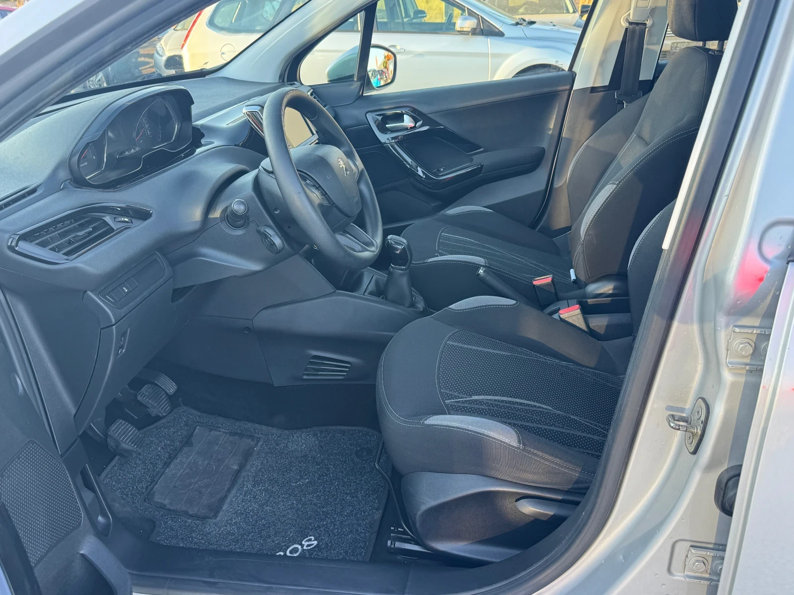Peugeot 208 | Mobile.bg � ����������� 15