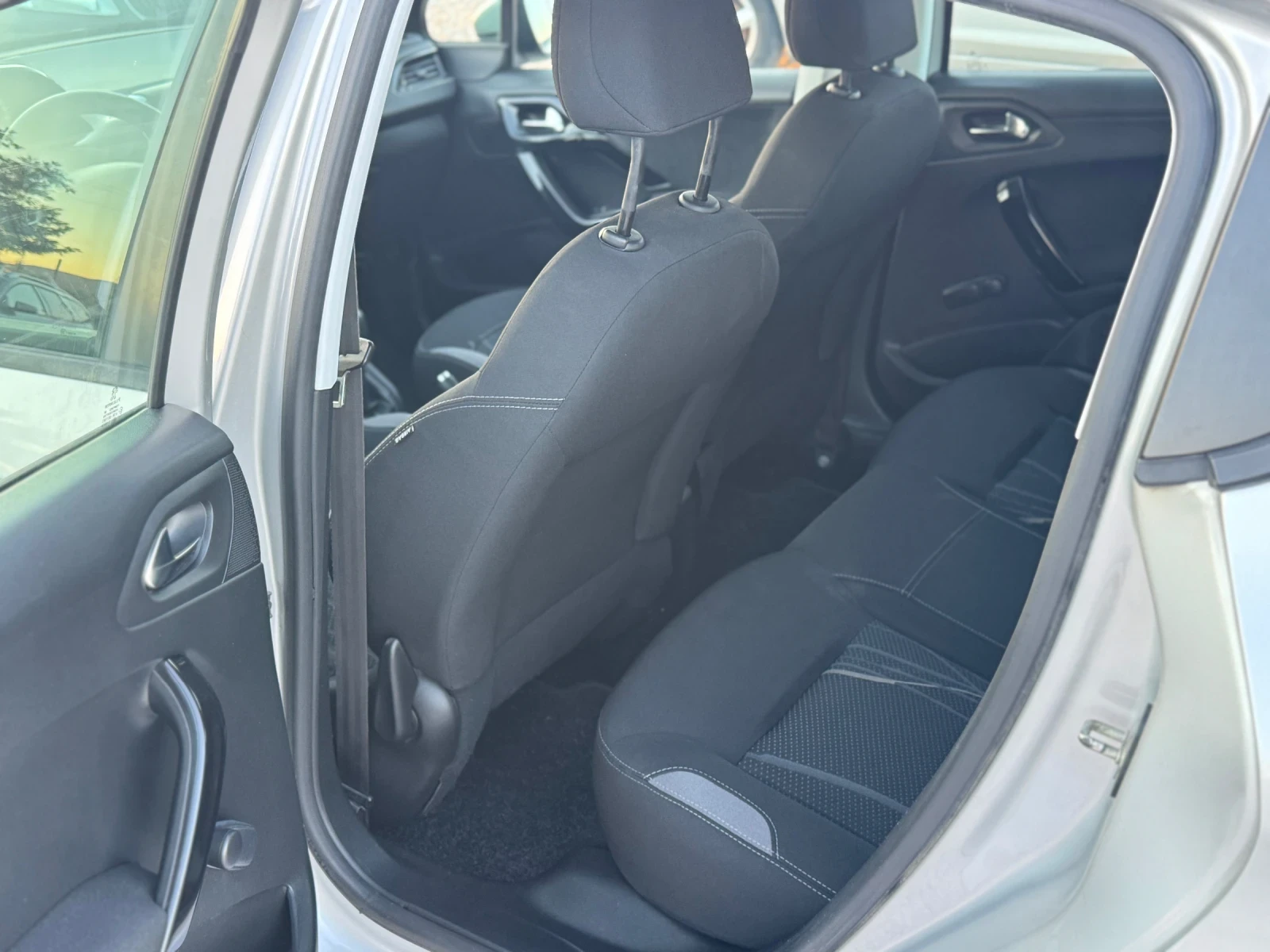 Peugeot 208 | Mobile.bg � ����������� 12