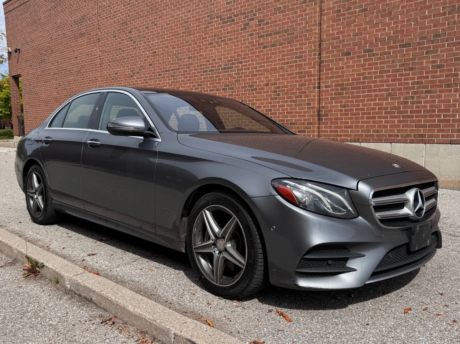 Mercedes-Benz E 300 4MATIC* CARFAX * BURMESTER * ПОДГРЕВ