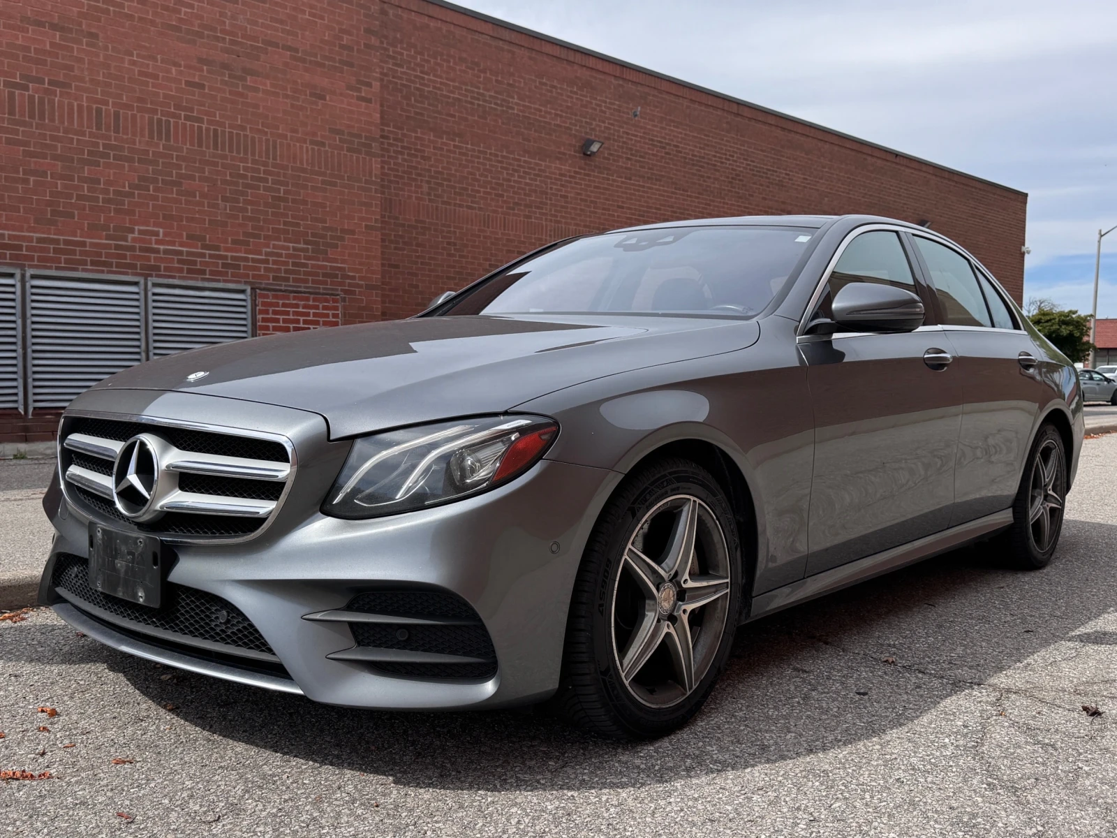 Mercedes-Benz E 300 4MATIC* CARFAX * BURMESTER * ПОДГРЕВ, снимка 7 - Автомобили и джипове - 56114957