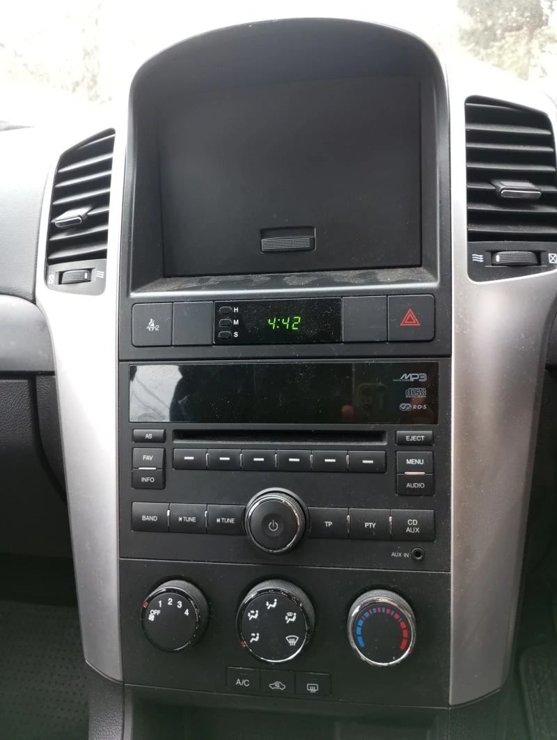 Chevrolet Captiva, снимка 5 - Автомобили и джипове - 52484655