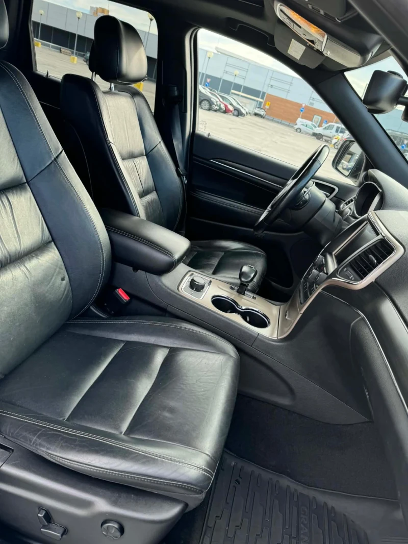 Jeep Grand cherokee, снимка 16 - Автомобили и джипове - 52535978