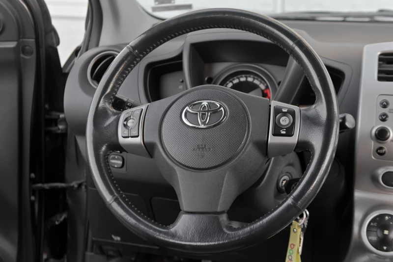 Toyota Urban Cruiser D4D, снимка 10 - Автомобили и джипове - 53176099