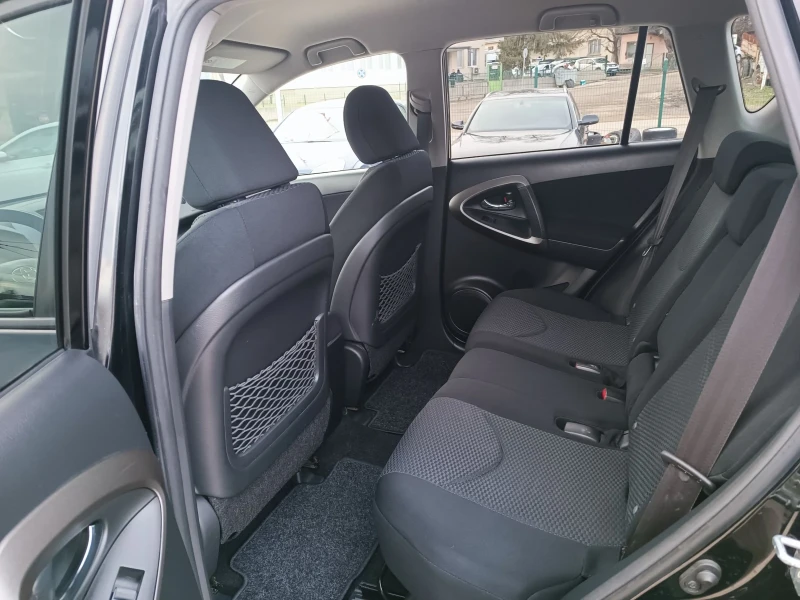 Toyota Rav4 2.0i-158кс-ШВЕЙЦАРИЯ-РЪЧКА-4Х4-6ск-FACELIFT-KEYLES, снимка 10 - Автомобили и джипове - 53598413