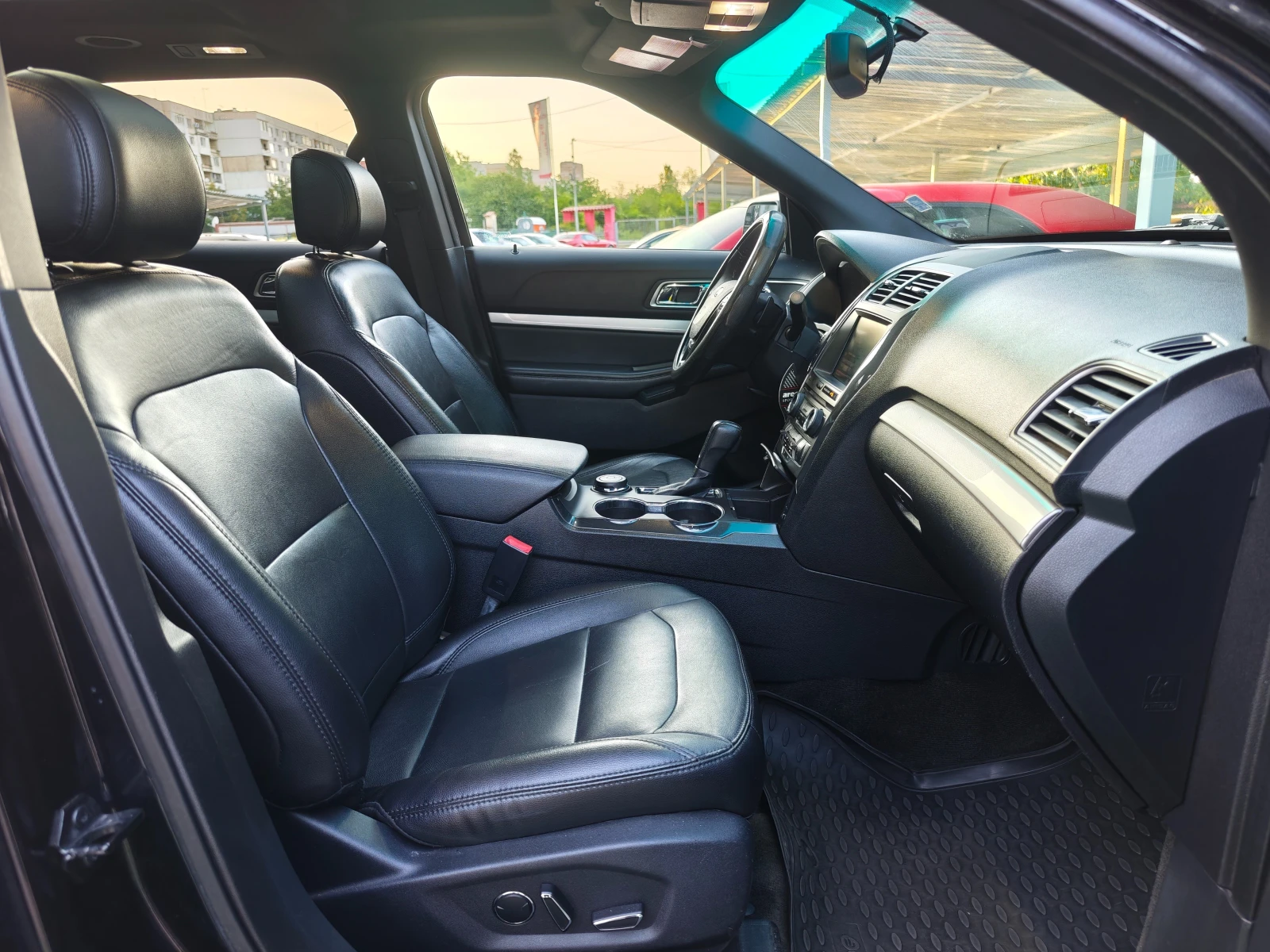 Ford Explorer XLT, AWD, 7SEATS - изображение 8