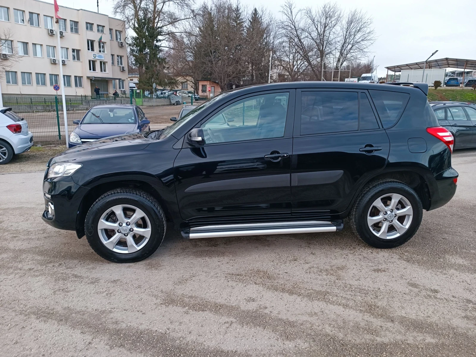 Toyota Rav4 2.0i-158кс-ШВЕЙЦАРИЯ-РЪЧКА-4Х4-6ск-FACELIFT-KEYLES - изображение 6