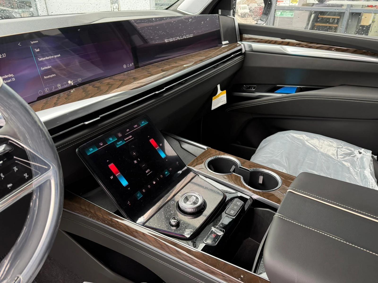 Cadillac Escalade LWB, Platinum Sport, 7 места, Гаранция, Месечна вн - изображение 6