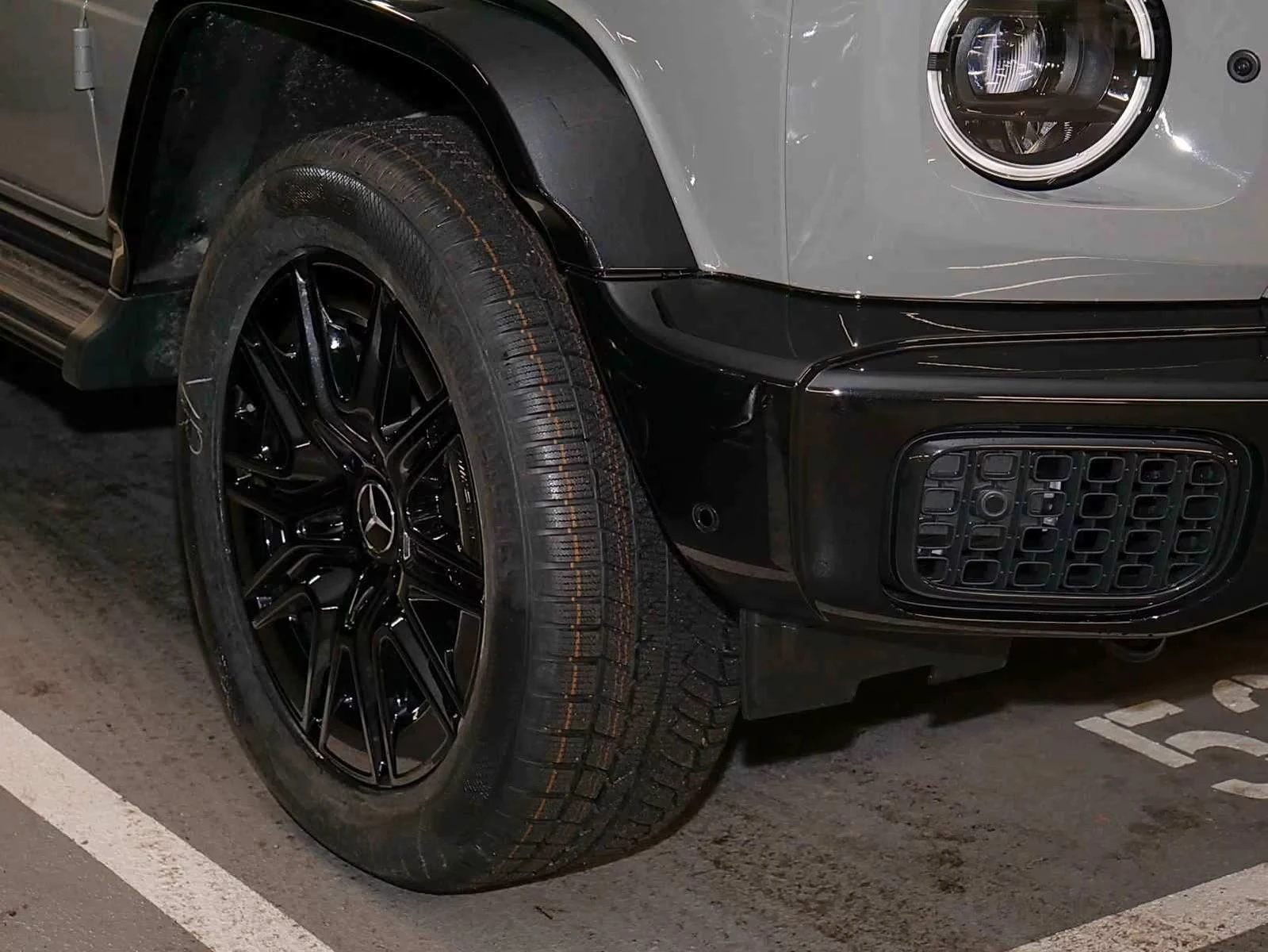 Mercedes-Benz G 450 d/AMG/4M/FACELIFT/NIGHT/MANUFAKTUR/BURM/EXCLUSIV, снимка 2 - Автомобили и джипове - 54030461