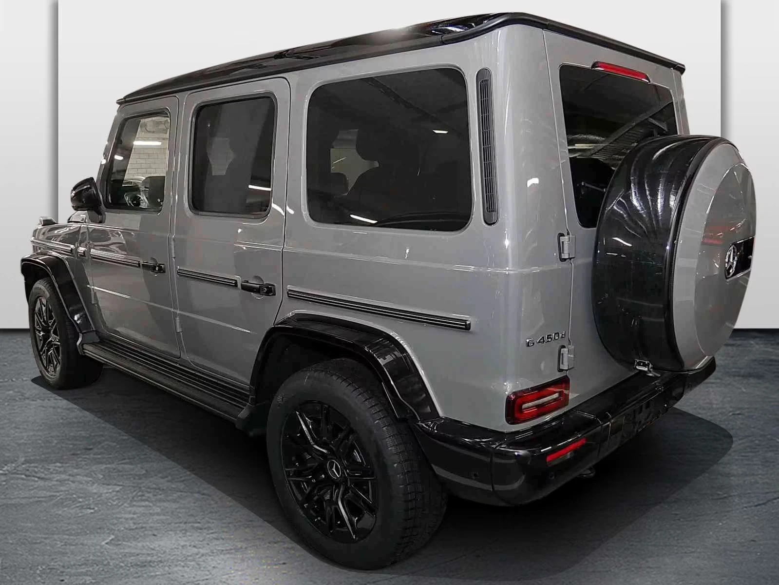 Mercedes-Benz G 450 d/AMG/4M/FACELIFT/NIGHT/MANUFAKTUR/BURM/EXCLUSIV, снимка 4 - Автомобили и джипове - 54030461
