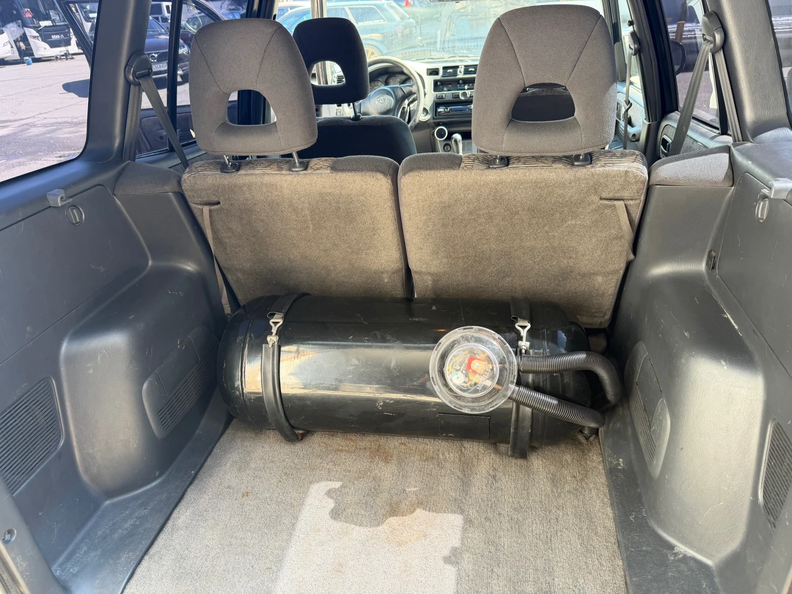 Toyota Rav4 2.0, снимка 11 - Автомобили и джипове - 54099503