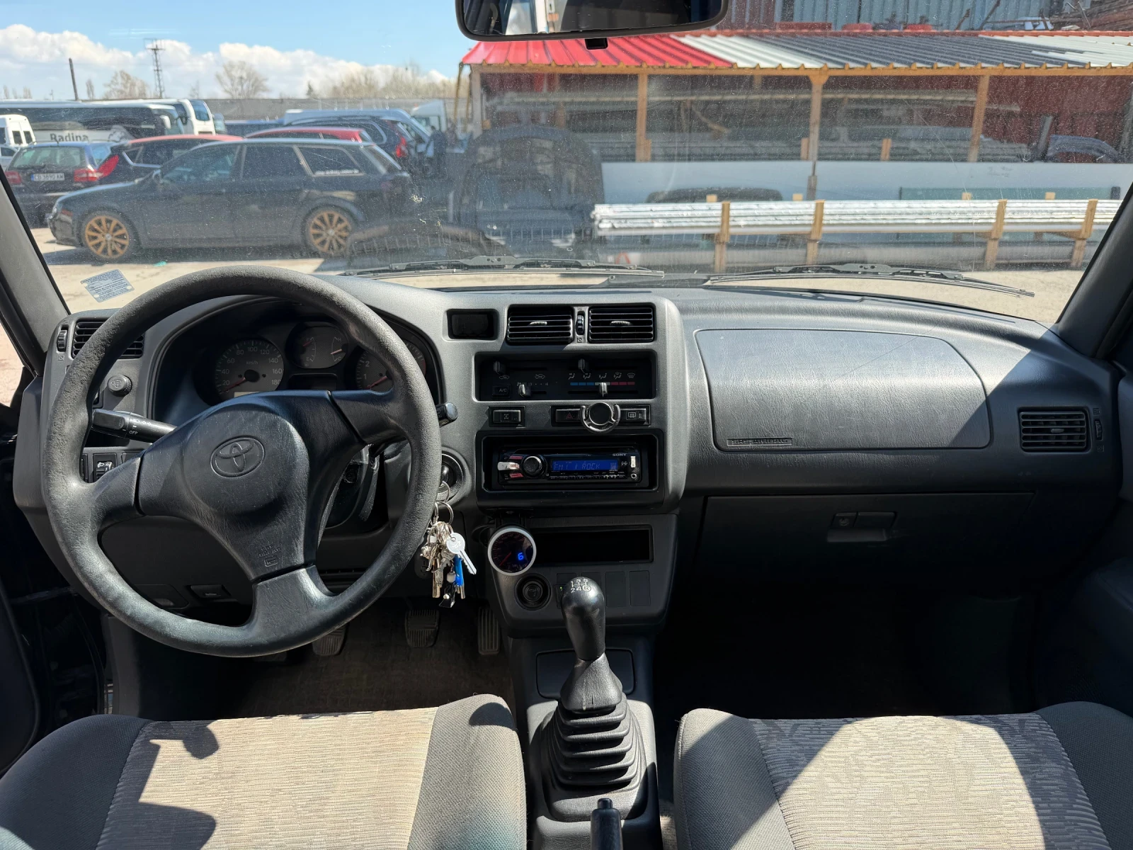 Toyota Rav4 2.0, снимка 4 - Автомобили и джипове - 54099503