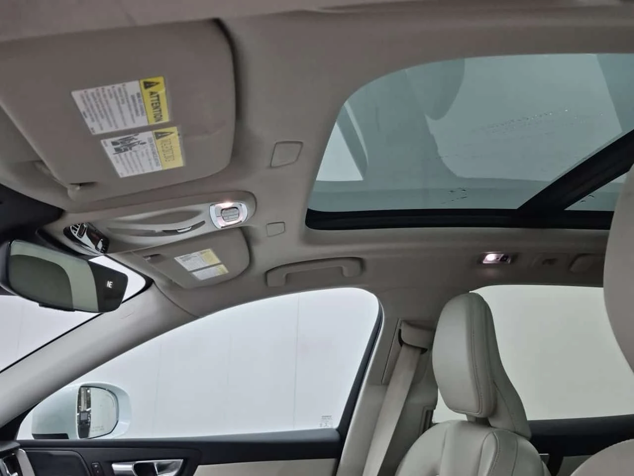 Volvo XC60 * INSCRIPTION * CARFAX * ЦЕНА ДО БГ, снимка 12 - Автомобили и джипове - 54933623