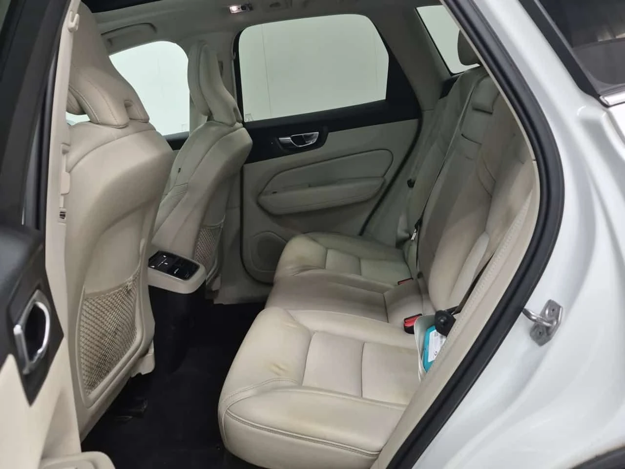 Volvo XC60 * INSCRIPTION * CARFAX * ЦЕНА ДО БГ, снимка 11 - Автомобили и джипове - 54933623