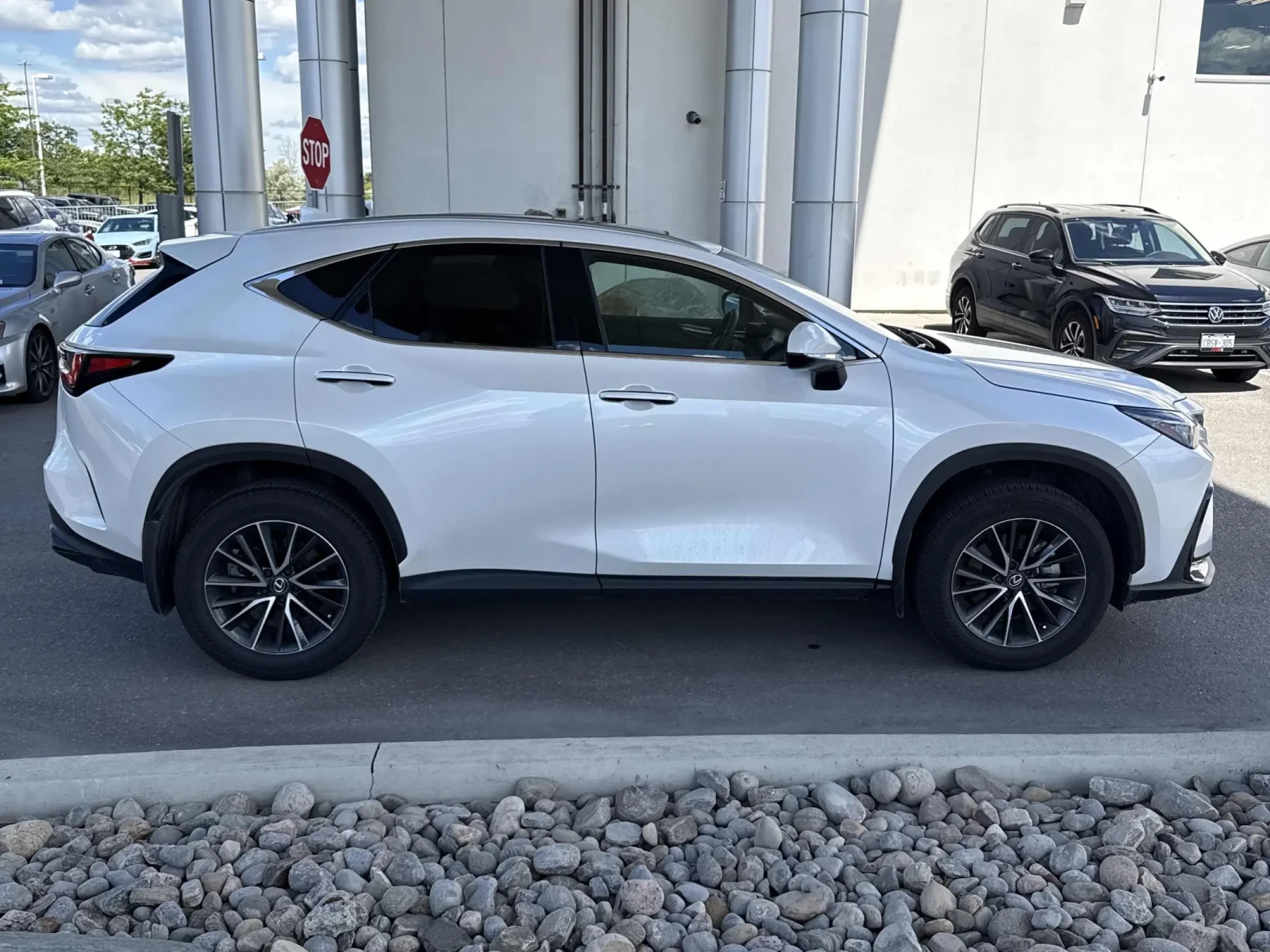 Lexus NX 350 AWD * 2 КЛЮЧА * ПАНОРАМА * ПОДГРЕВИ * CARFAX, снимка 4 - Автомобили и джипове - 54983462