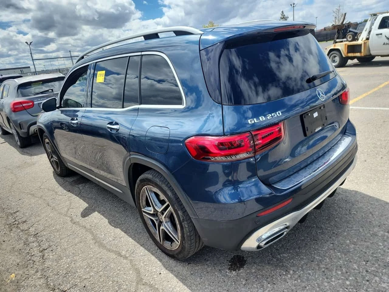 Mercedes-Benz GLB 250 ПОДГРЕВИ * ПАНО * KEYLESS, снимка 4 - Автомобили и джипове - 55025414