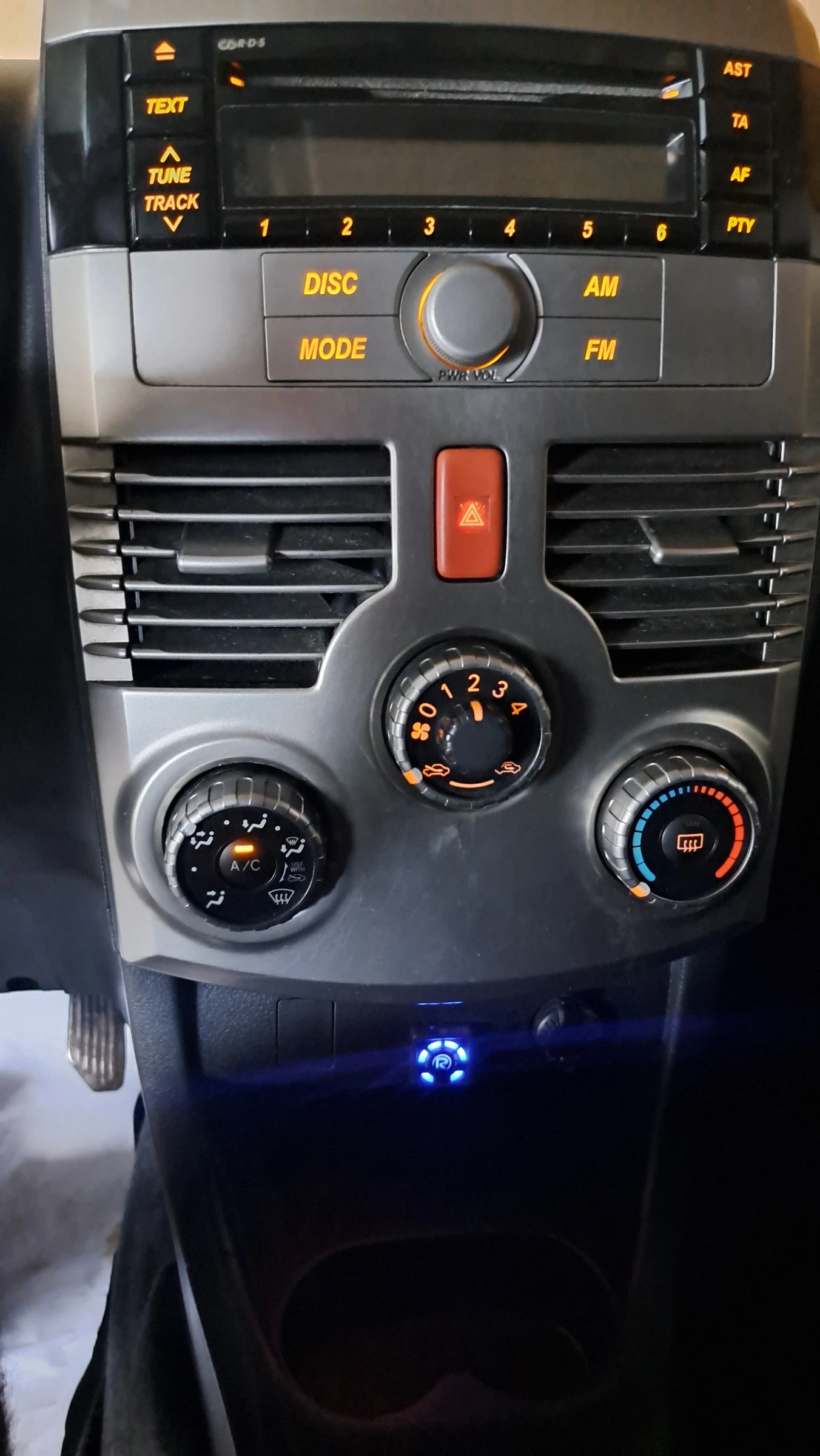 Daihatsu Terios 1.3 ГАЗ-БЕНЗИН , снимка 8 - Автомобили и джипове - 55177913