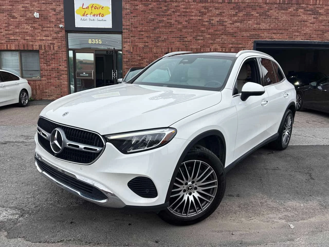 Mercedes-Benz GLC 300 DISTRONIC* PANORAMA* AMBIENT* 