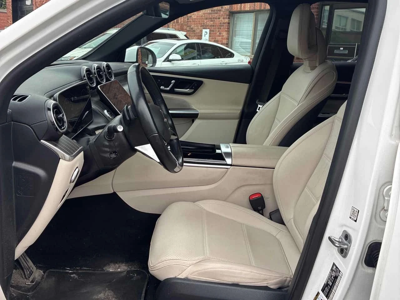 Mercedes-Benz GLC 300 DISTRONIC* PANORAMA* AMBIENT* , снимка 12 - Автомобили и джипове - 55448269