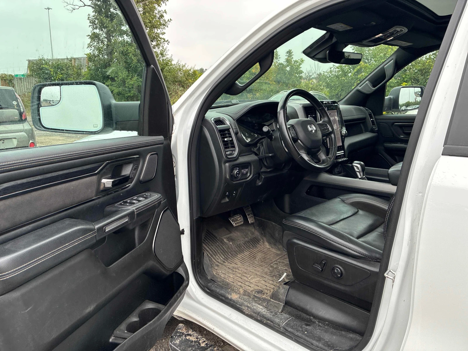 Dodge RAM 1500  Rebel | CARFAX | АВТОФИНАНСИРАНЕ, снимка 7 - Автомобили и джипове - 55892307