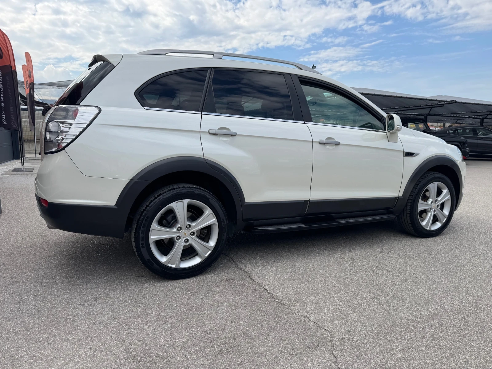 Chevrolet Captiva 2.2D-4x4-AUT-КОЖА-NAVI-FULL-6+ 1 МЕСТА, снимка 7 - Автомобили и джипове - 56139512