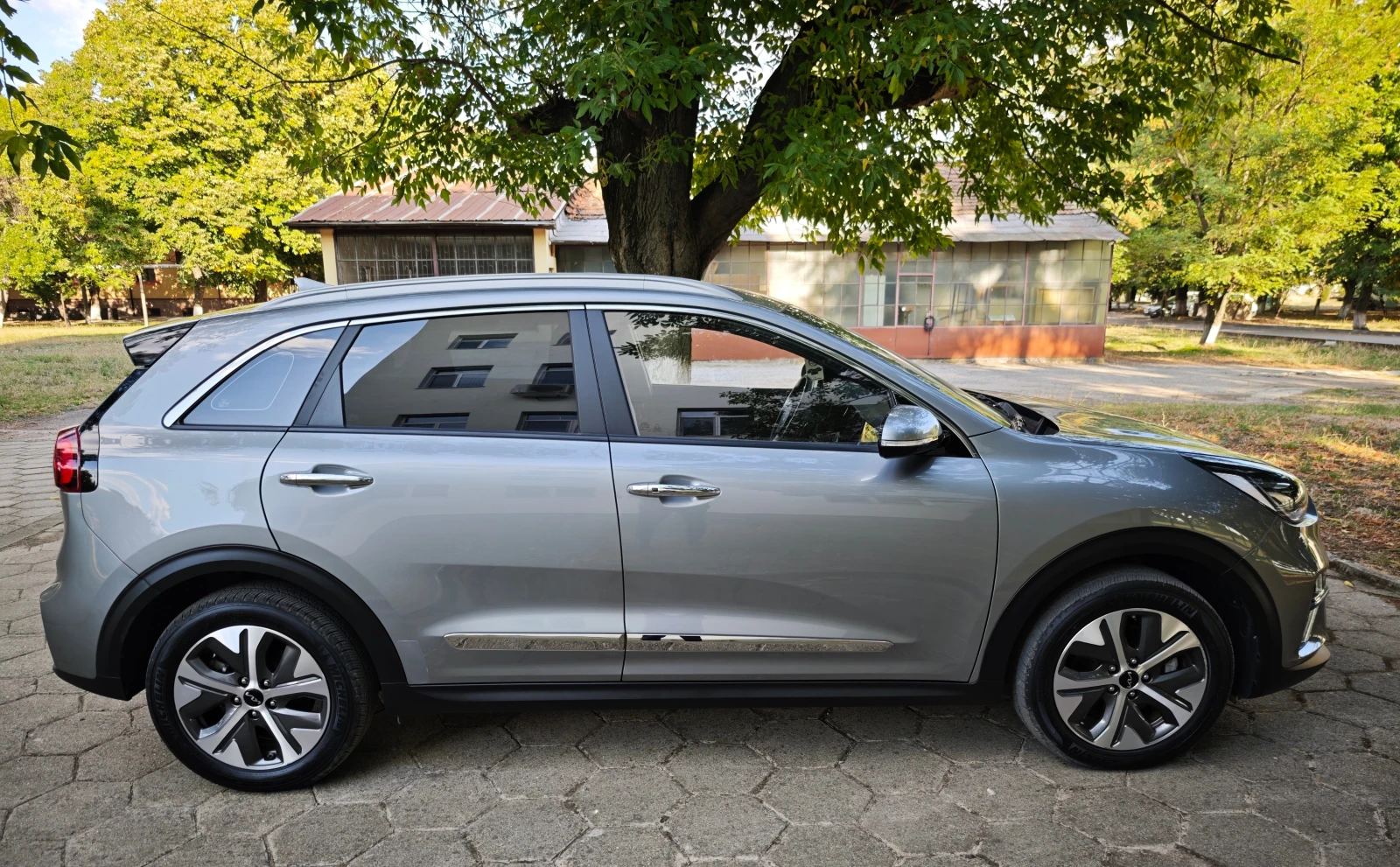 Kia Niro 64 kW, снимка 3 - Автомобили и джипове - 56296949