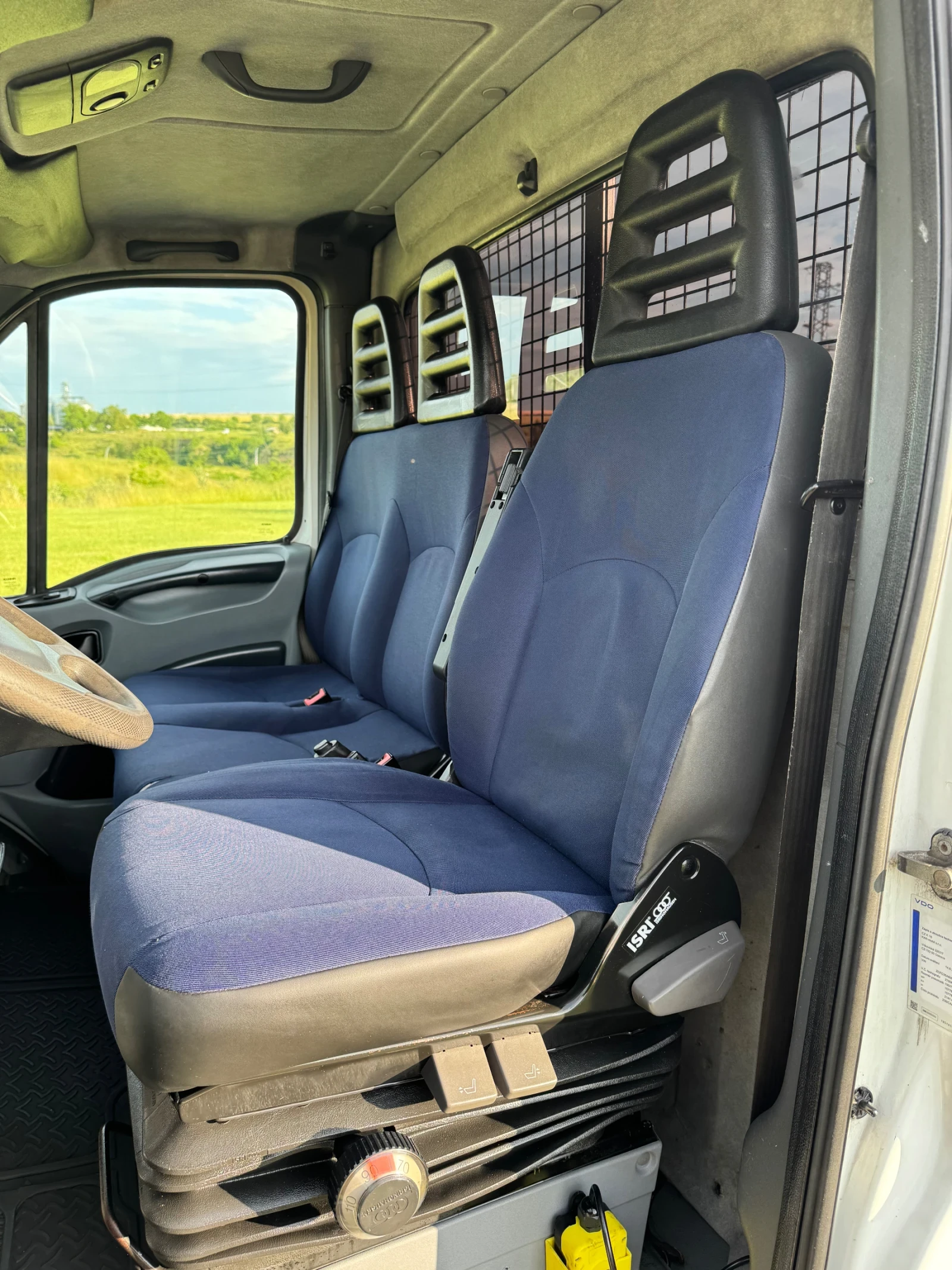 Iveco 35c15 Климатик Тристранен, снимка 4 - Бусове и автобуси - 54782172