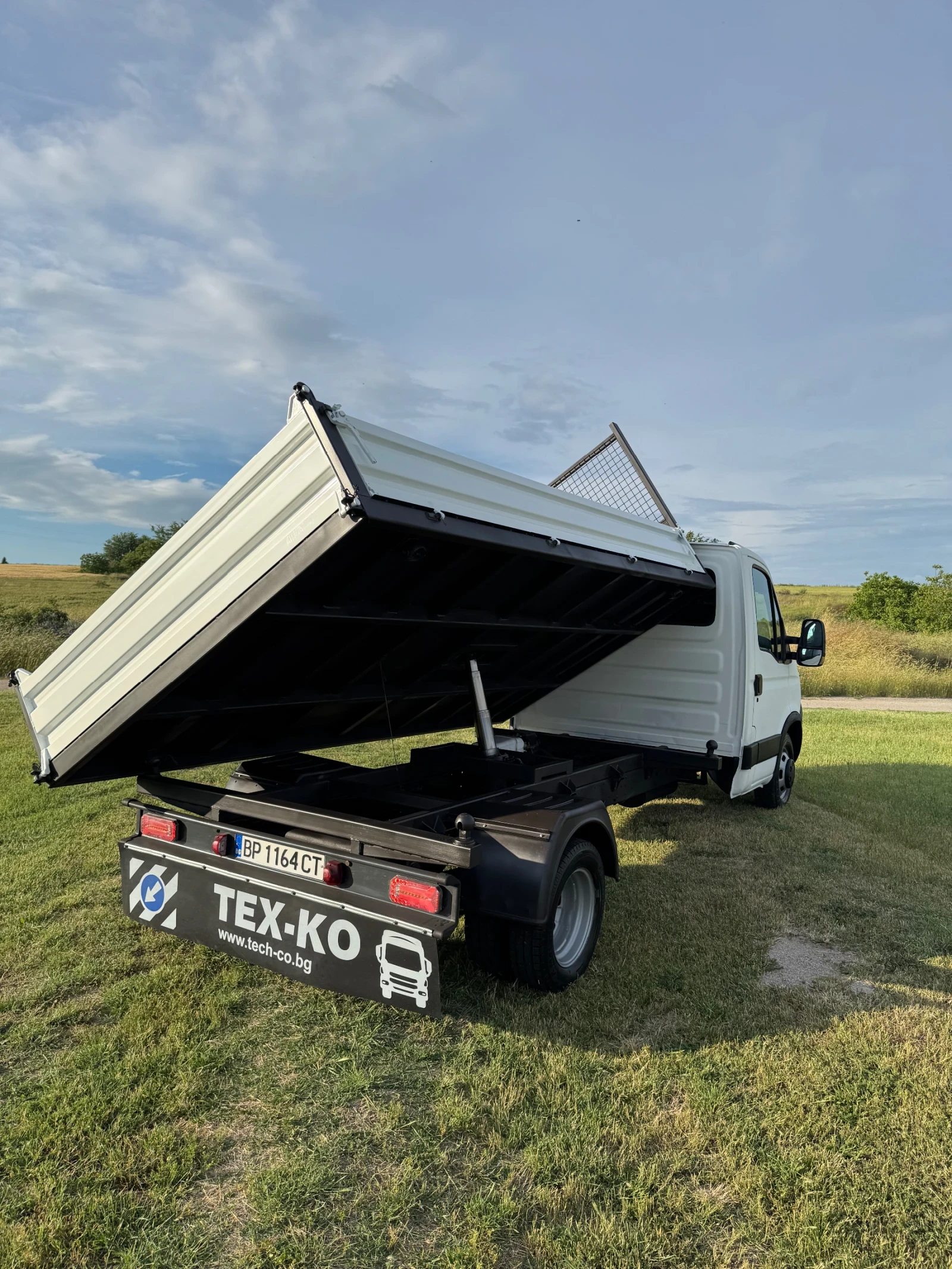 Iveco 35c15 Климатик Тристранен, снимка 2 - Бусове и автобуси - 54782172