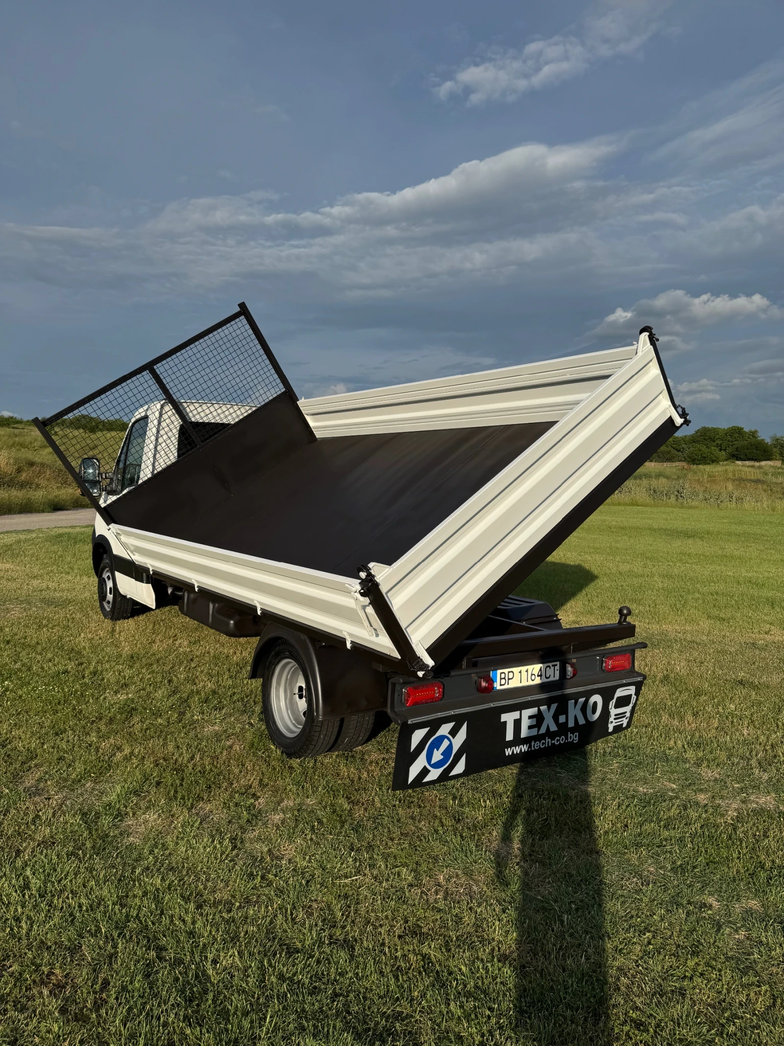 Iveco 35c15 Климатик Тристранен, снимка 3 - Бусове и автобуси - 54782172