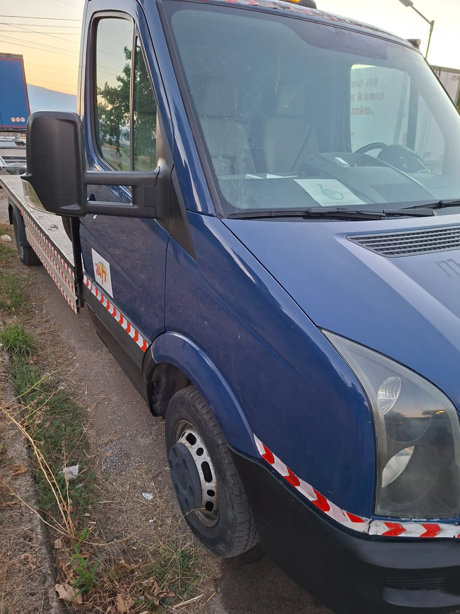 VW Crafter 2.5 d специален, снимка 5 - Бусове и автобуси - 56157366