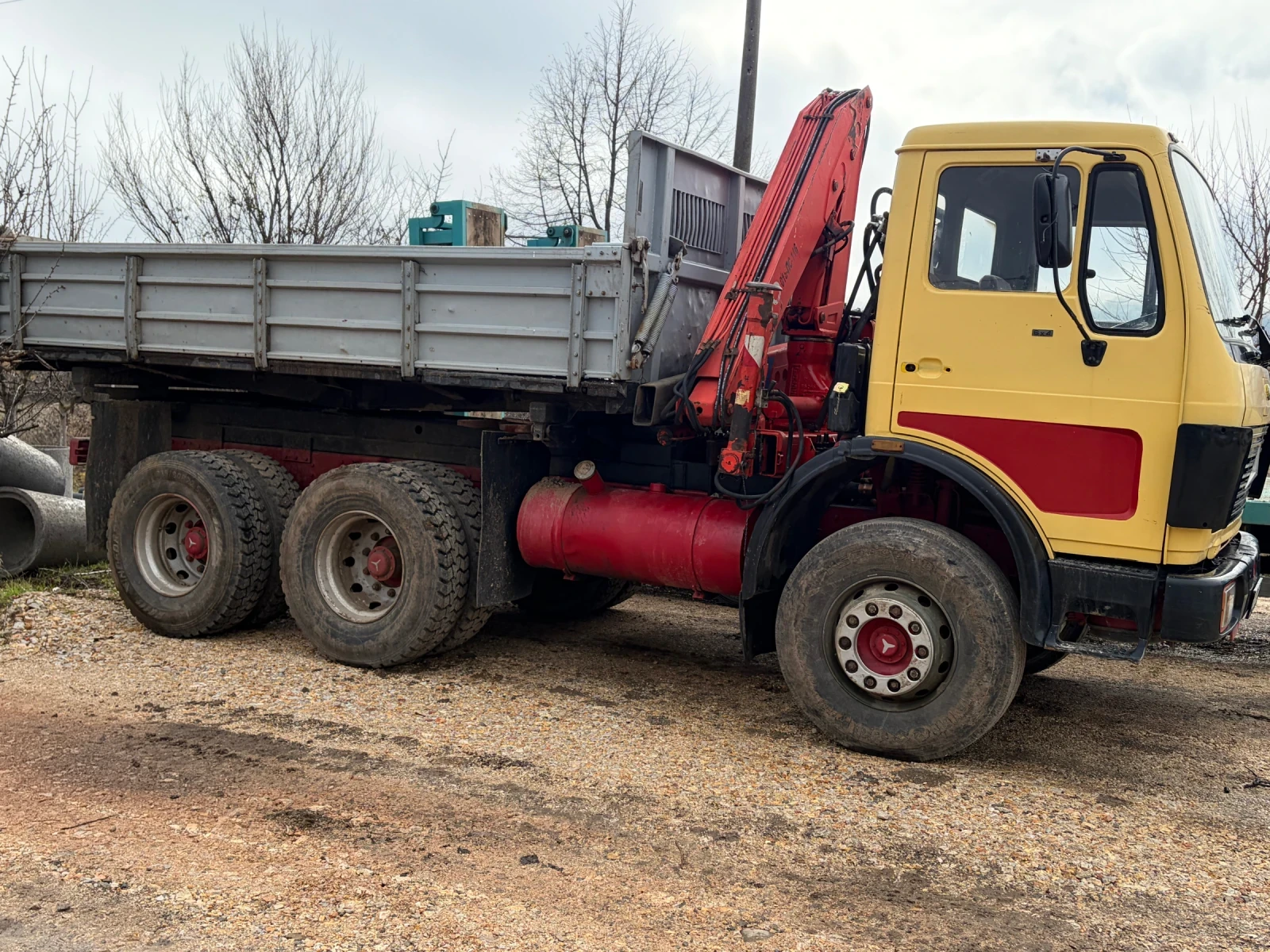 Mercedes-Benz 2224 Самосвал + кран Fassi 100, снимка 3 - Камиони - 53937120