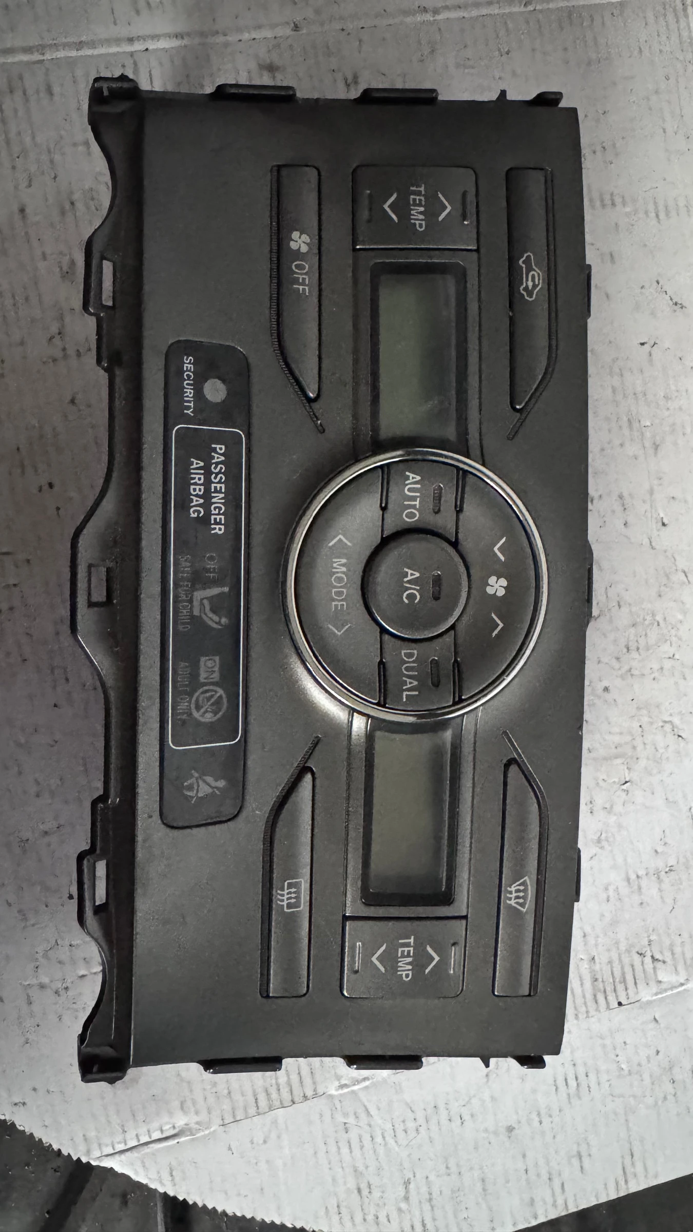   /  /  a Toyota Auris - 55900-02220-B | Mobile.bg   1