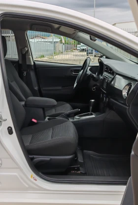 Toyota Auris 1.6VVTi AUTOMATIC* Bi-Xenon* Camera* Navi* USB/AUX, снимка 6