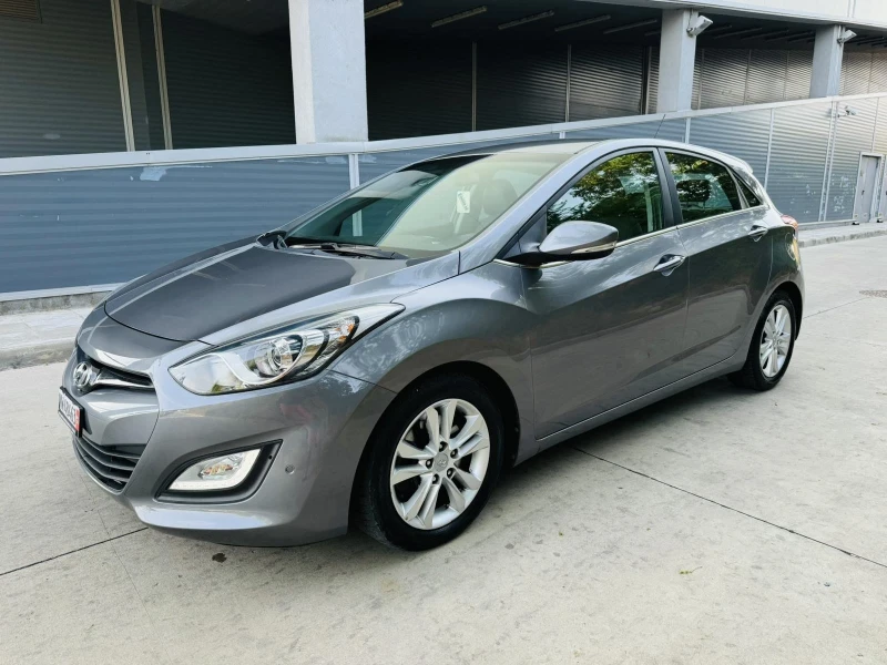 Hyundai I30 1.6i Automat, снимка 2 - Автомобили и джипове - 47433452