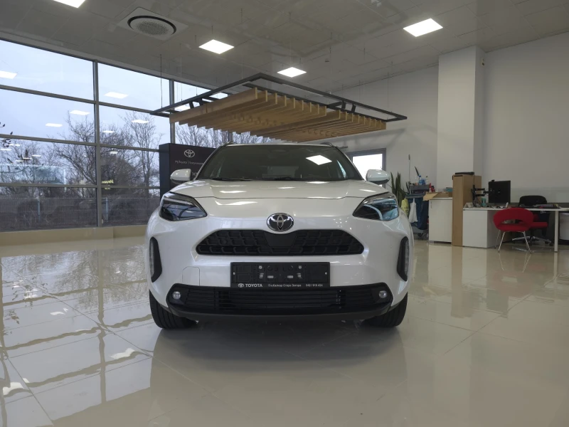 Toyota Yaris Cross CHIC AWD 1.5 HEV, снимка 2 - Автомобили и джипове - 48668617