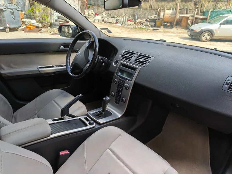 Volvo V50  2.0D 136k.c, снимка 4 - Автомобили и джипове - 52630572