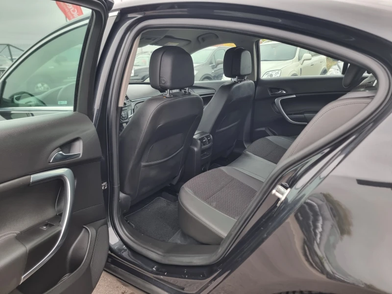 Opel Insignia 1.4I GAS, снимка 11 - Автомобили и джипове - 49797820