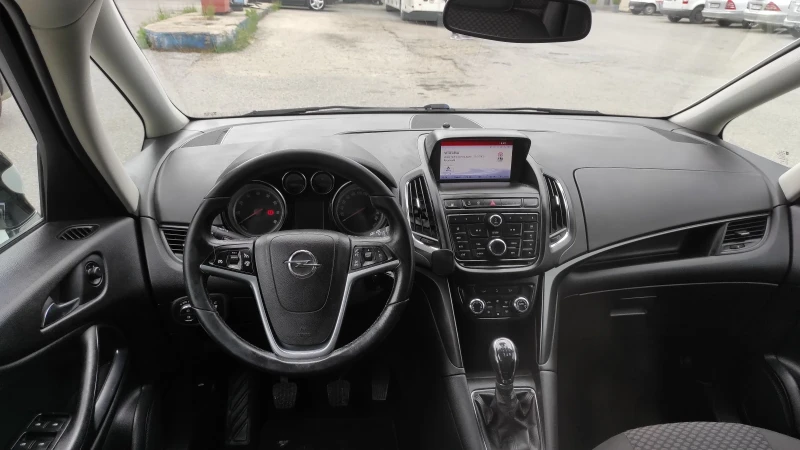 Opel Zafira 1.6 BENZIN EURO 6B, снимка 9 - Автомобили и джипове - 50274062