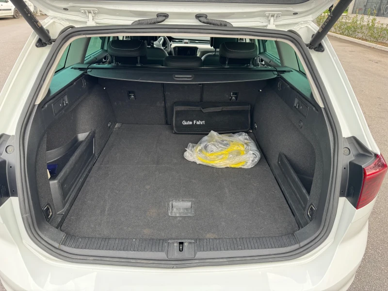 VW Passat Variant GTE B8 facelift 2020, снимка 15 - Автомобили и джипове - 52657387