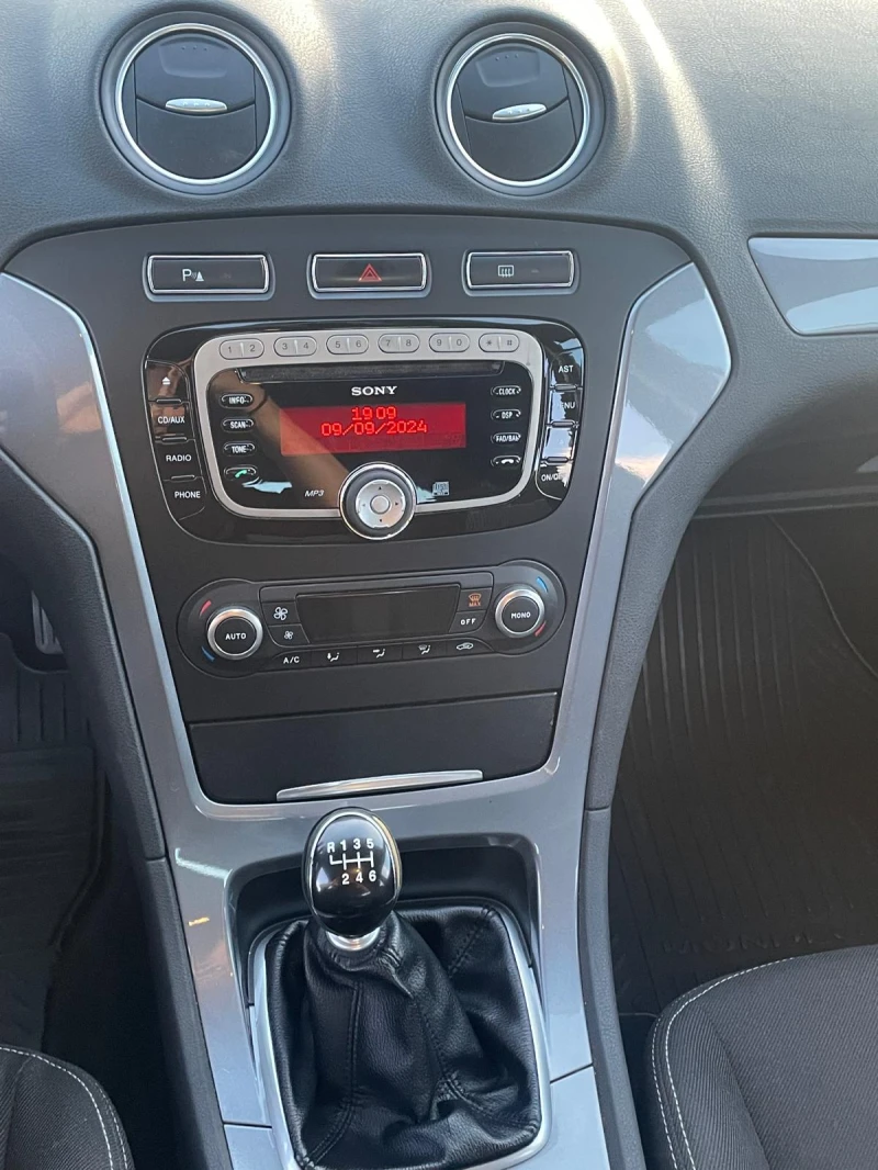 Ford Mondeo Eco Boost, снимка 17 - Автомобили и джипове - 52581199