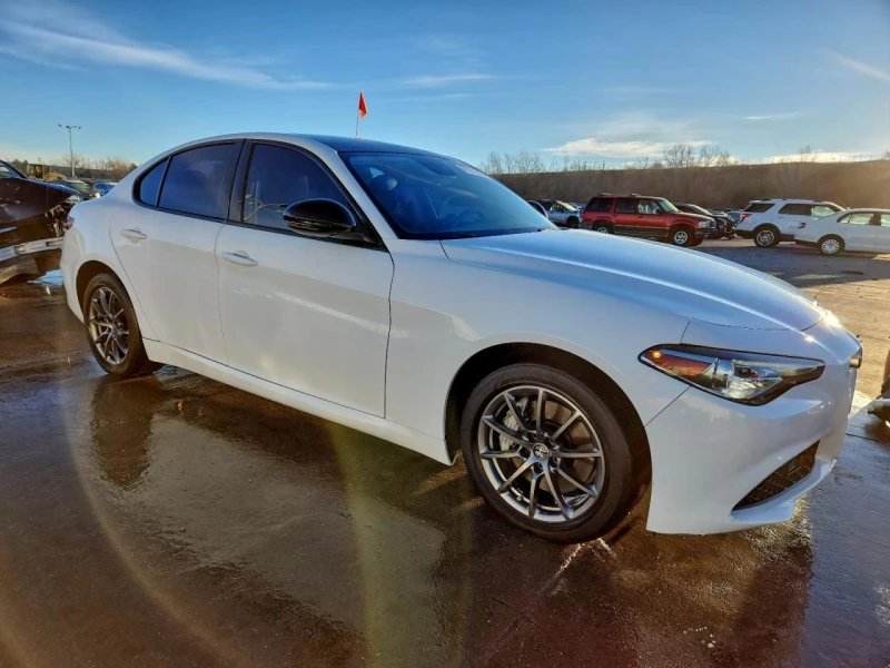 Alfa Romeo Giulia Q4 * Възможност за Лизинг* , снимка 4 - Автомобили и джипове - 53034482