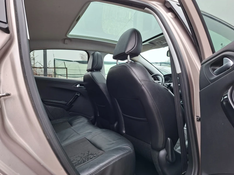 Peugeot 208 1.6 eHDI navi, снимка 12 - Автомобили и джипове - 53436735