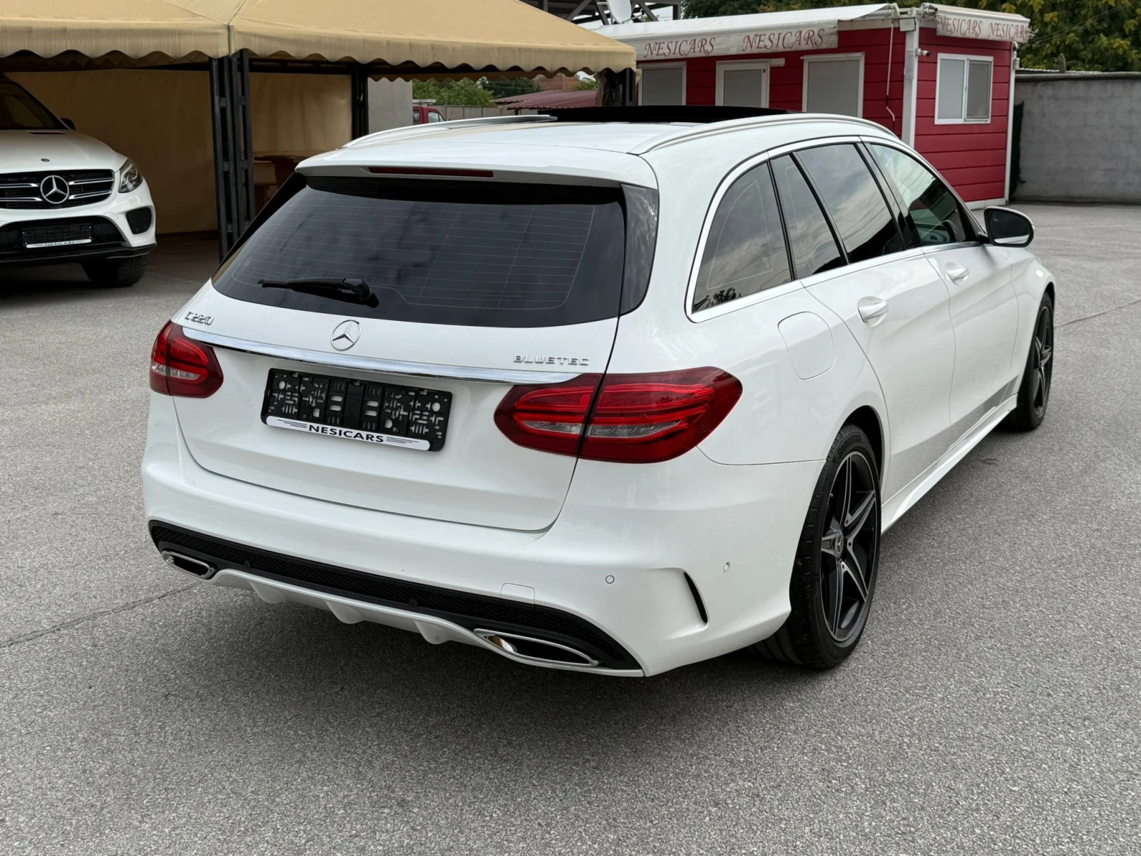 Mercedes-Benz C 220 d AMG PREMIUM NIGHT PACK !! 100% РЕАЛНИ КИЛОМЕТРИ - изображение 5