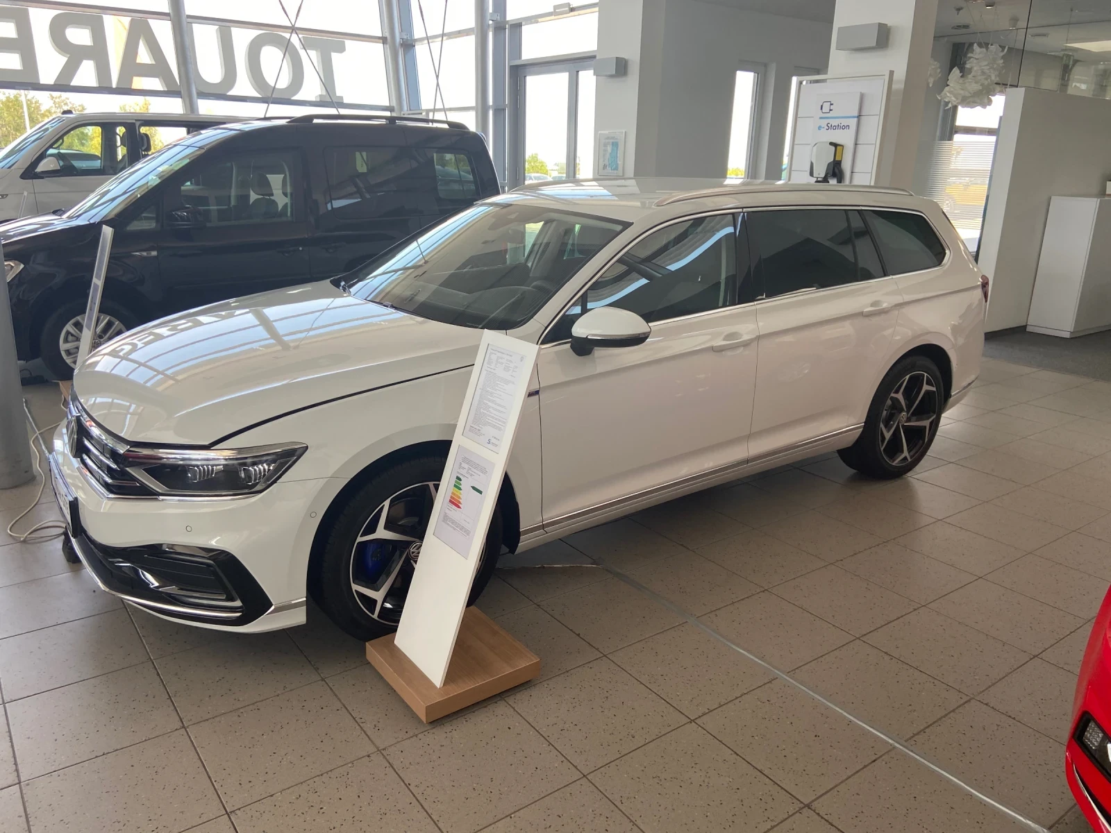 VW Passat Variant GTE B8 facelift 2020 - изображение 2